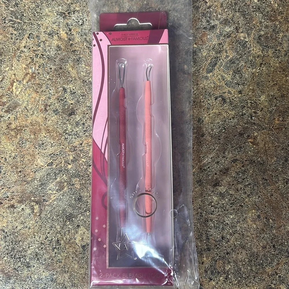 California Almost Famous 2 pack blemish tool